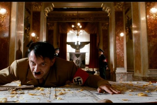 Hitler geht kaputt - Szenenbild 6