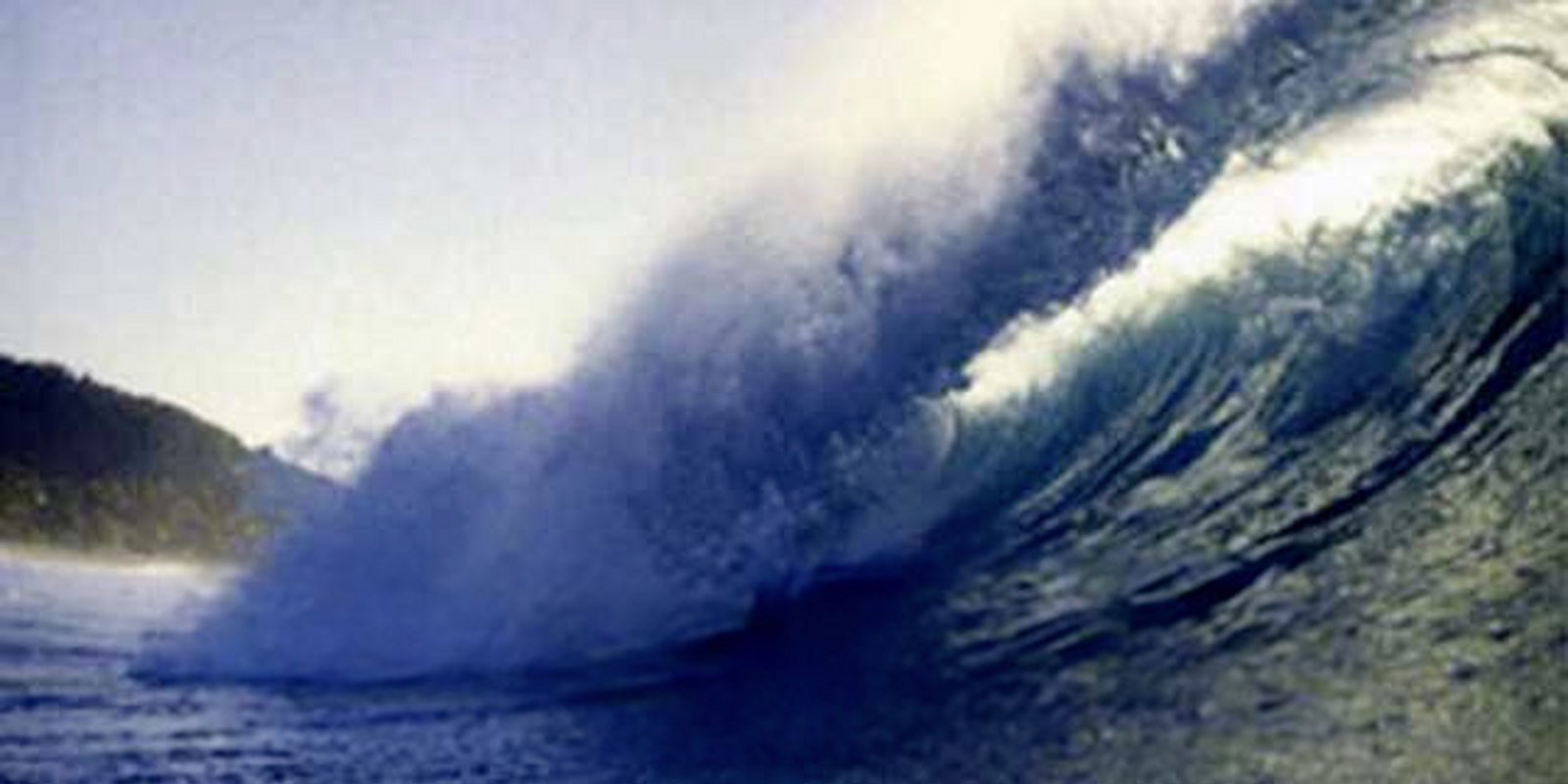 Definition 7 - Surfing Oahu's North Shore