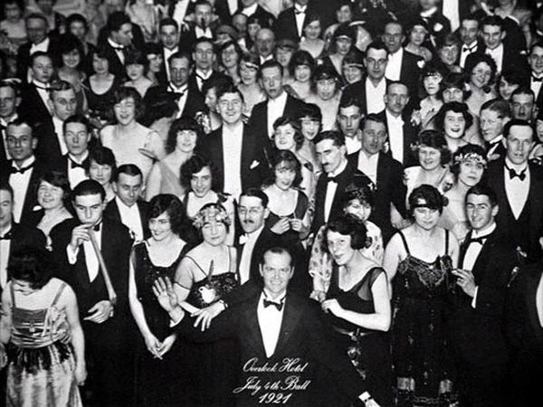 In 'Shining': Jack Torrance (Jack Nicholson) auf dem Foto des 'Overlook Hotel' Balls 1921 © Warner Home Video