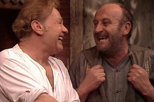 Ohnsorg Theater - Wenn der Hahn kräht - Szenenbild 1 Ohnsorg Theater - Wenn der Hahn kräht - Szenenbild 1