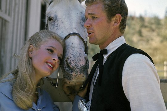 Pistolen und Petticoats - Szenenbild 3 Pistolen und Petticoats - Szenenbild 3