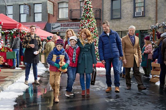 Ein Fest für die ganze Familie - Ein Wiedersehen zu Weihnachten - Szenenbild 1 Ein Fest für die ganze Familie - Ein Wiedersehen zu Weihnachten - Szenenbild 1