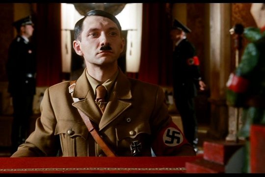 Hitler geht kaputt - Szenenbild 3