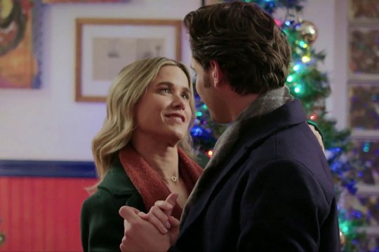 A Royal Christmas on Ice - Auf Schlittschuhen ins Weihnachtsglück - Szenenbild 8 A Royal Christmas on Ice - Auf Schlittschuhen ins Weihnachtsglück - Szenenbild 8