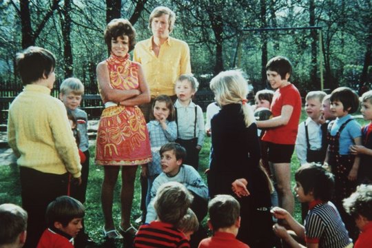 Hilfe, die Verwandten kommen - Szenenbild 5 Hilfe, die Verwandten kommen - Szenenbild 5