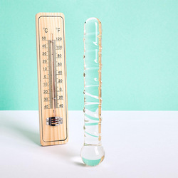 Glasdildo mit gerillter Struktur, 21 cm