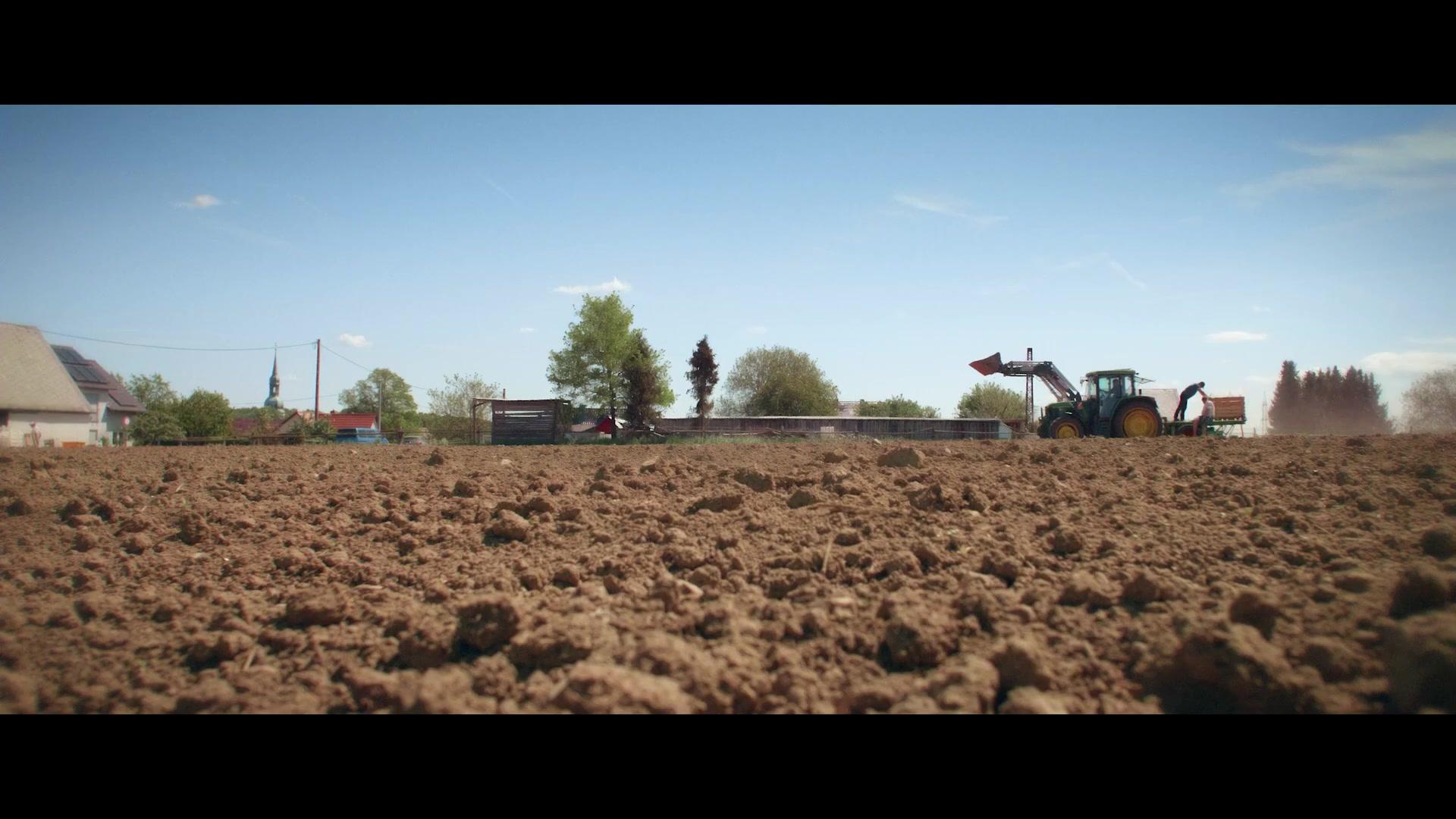 Bei uns heißt sie Hanka - Trailer - Deutsch - HD