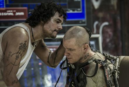 Wagner Moura und Damon in 'Elysium' © Sony Pictures 2013