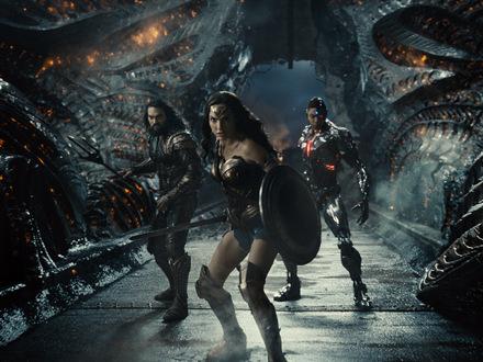 Jason Momoa, Gal Gadot und Ray Fisher in 'Zack Snyder's Justice League' © Warner Bros.