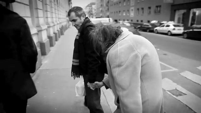 Der Papst ist kein Jeansboy - Trailer - Deutsch - SD