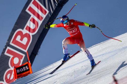 Downhill Skiers - Szenenbild 4