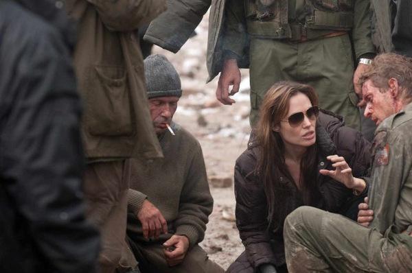 Jolie beim Dreh zu 'In the Land of Blood and Honey'