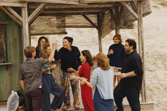 Feste & Freunde - Szenenbild 12