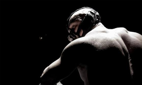 Tom Hardy vs. Batman: Batman stellt sich neuem Gegner: Tom Hardy ist Bane
