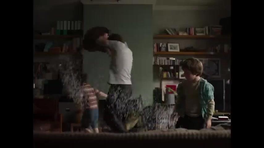 Das Ding mit Federn - Trailer - Englisch - SD