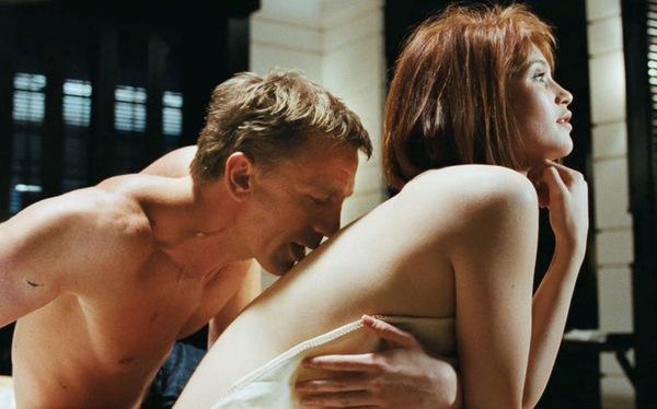 mit Daniel Craig in 'James Bond 007 - Ein Quantum Trost' (2008) © 20th Century Fox
