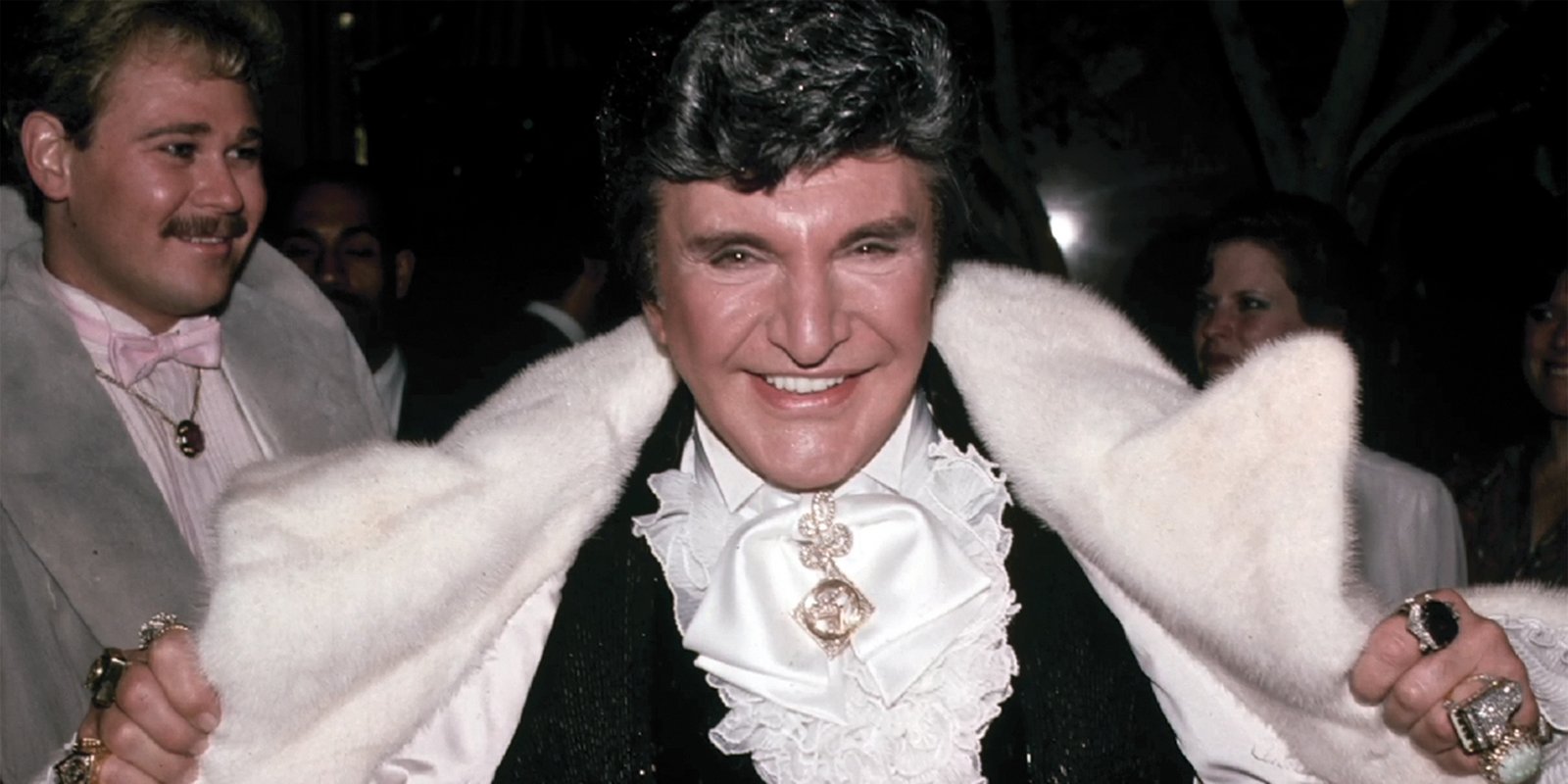 Look Me Over - Liberace