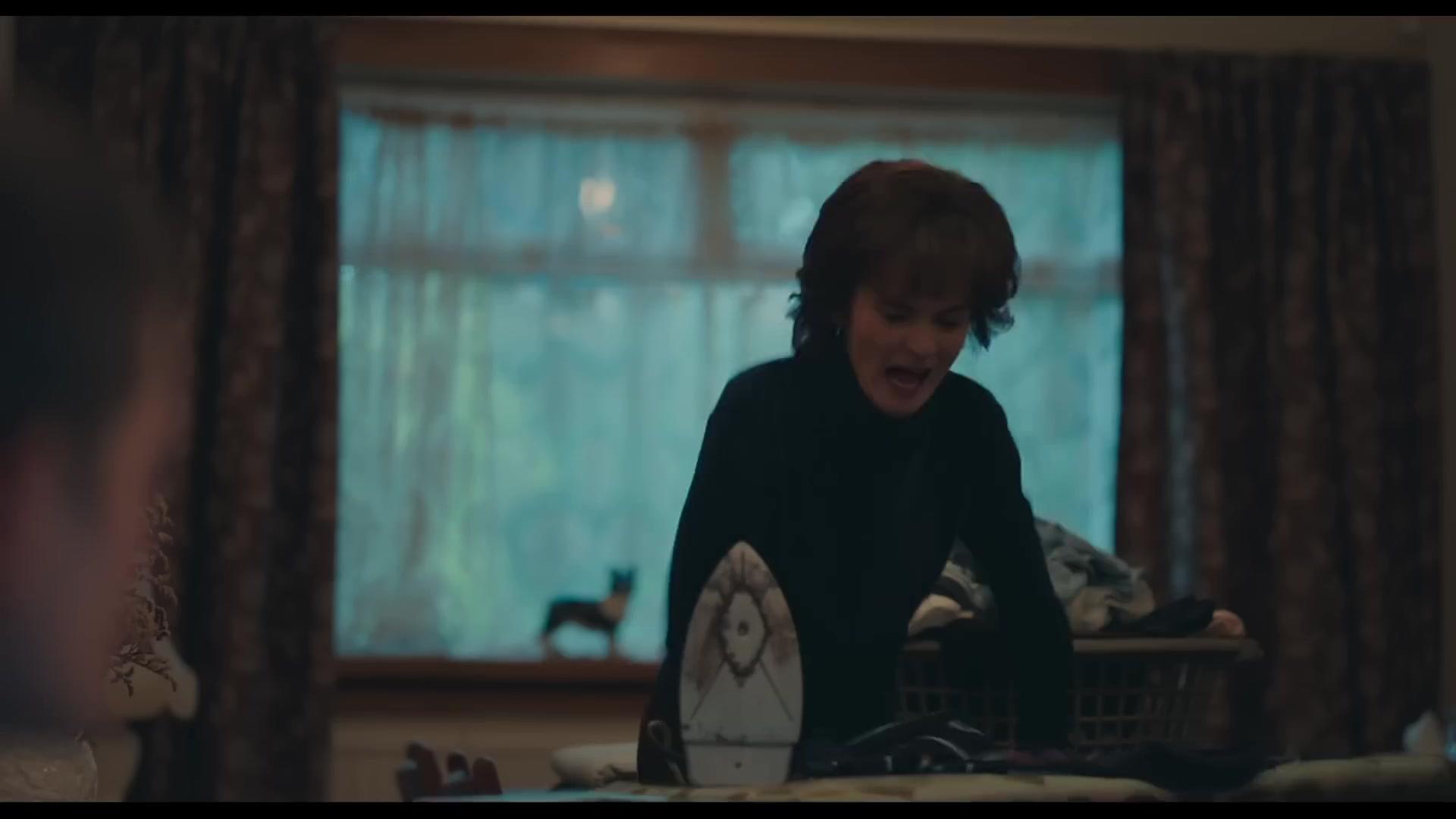 Verflucht normal - Trailer - Englisch - HD