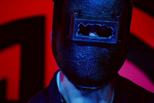 Vicious Fun - Ein Serienkiller kommt selten allein - Szenenbild 1