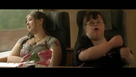 Die Kunst, sich die Schuhe zu binden - Trailer - Schwedisch - SD