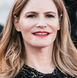 Jennifer Jason Leigh