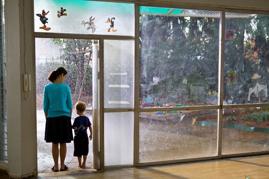 The Kindergarten Teacher - Ich habe ein Gedicht - Szenenbild 6