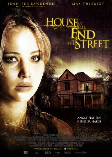 House at the End of the Street - Poster 1
