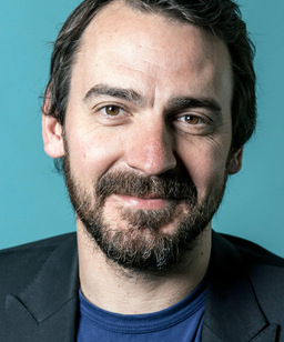 Ewen Leslie