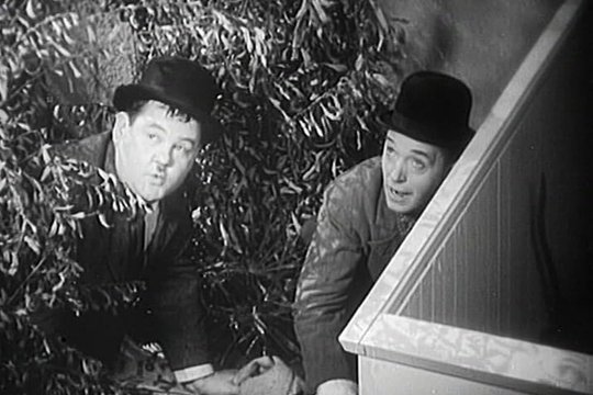 Dick und Doof als Einbrecher - Szenenbild 3