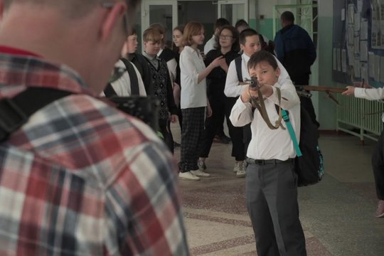 Mr. Nobody Against Putin - Ein Nobody gegen Putin - Szenenbild 2