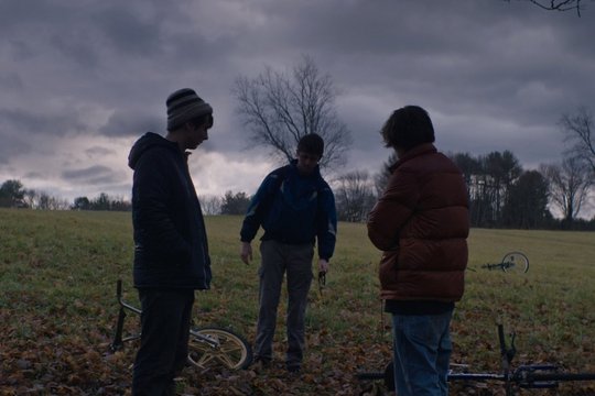 Super Dark Times - Szenenbild 1