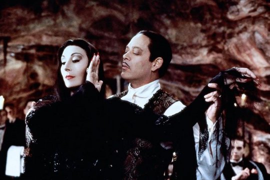 Die Addams Family in verrückter Tradition - Szenenbild 3