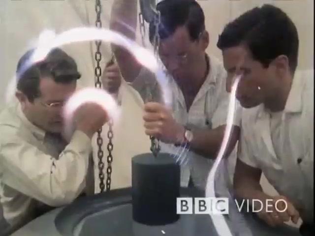 J. Robert Oppenheimer - Trailer - Englisch - SD