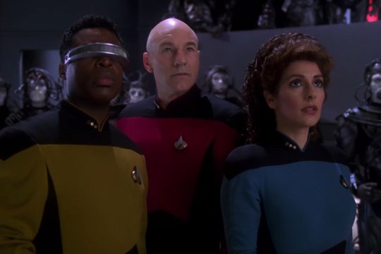 Star Trek TNG Movies - Angriff der Borg / Gestern, Heute, Morgen - Szenenbild 1