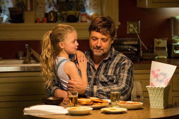 Kylie Rogers und Russell Crowe in 'Väter & Töchter'