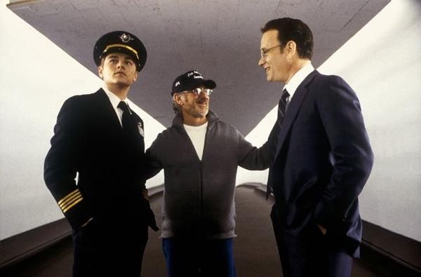 Leonardo DiCaprio, Steven Spielberg und Tom Hanks beim Dreh zu 'Catch Me If You Can' © DreamWorks 2002