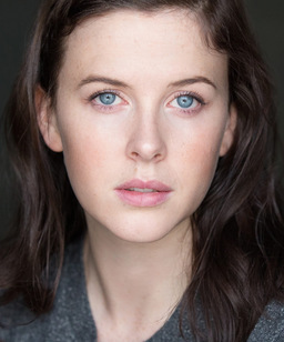 Alexandra Roach