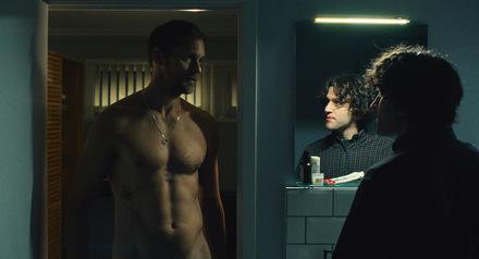 Alexander Skarsgård und Harry Melling in PILLION (Großbritannien, Irland 2025) © Weltkino