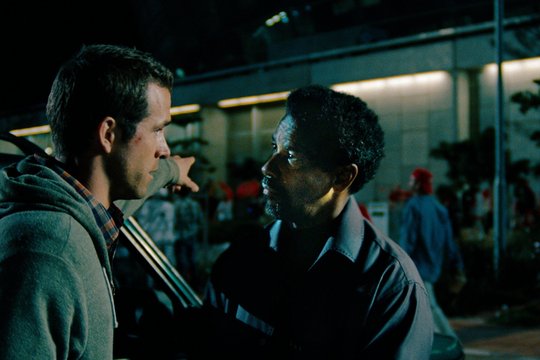 Safe House - Niemand ist sicher - Szenenbild 5