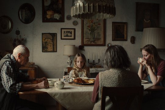 Heimsuchung - Angst liegt in der Familie - Szenenbild 1