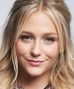 Alyvia Alyn Lind