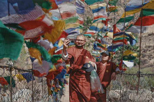 Agent of Happiness - Wo das Glück zu Hause ist - Szenenbild 4
