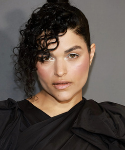 Eve Harlow