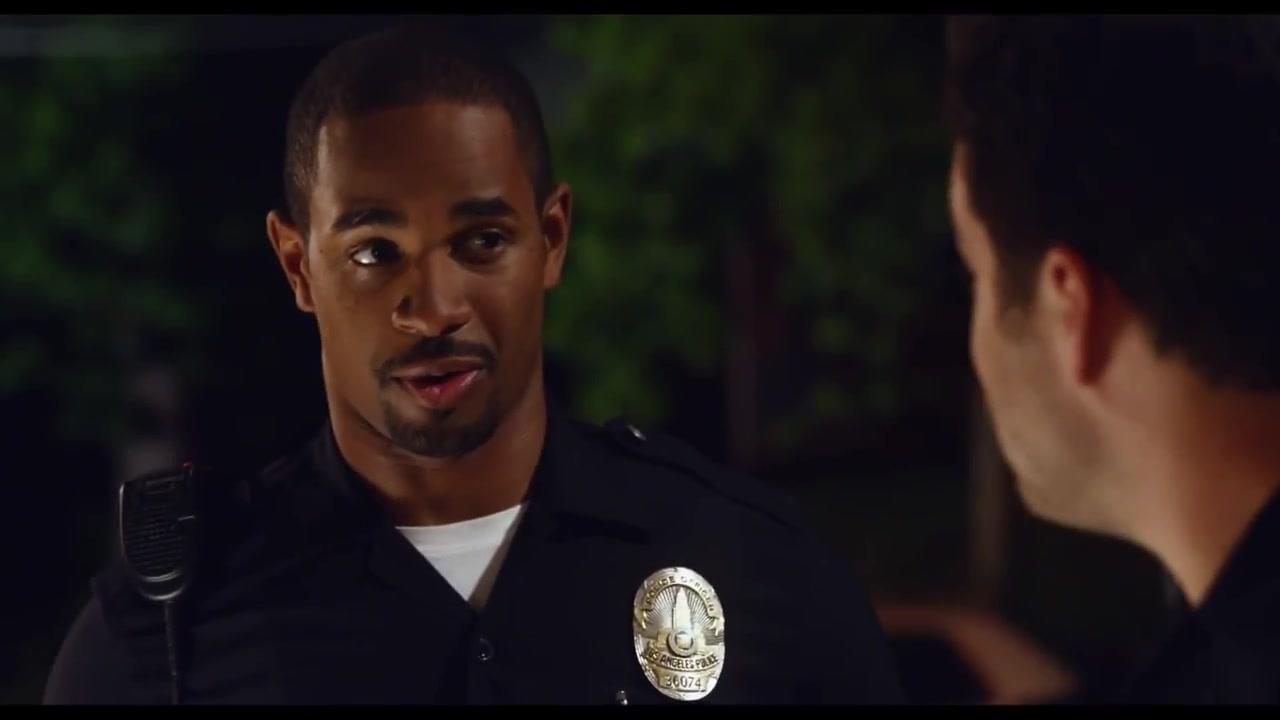 Let's Be Cops - Trailer - Deutsch