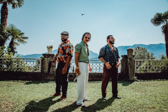 Make Me Feel - Szenenbild 2