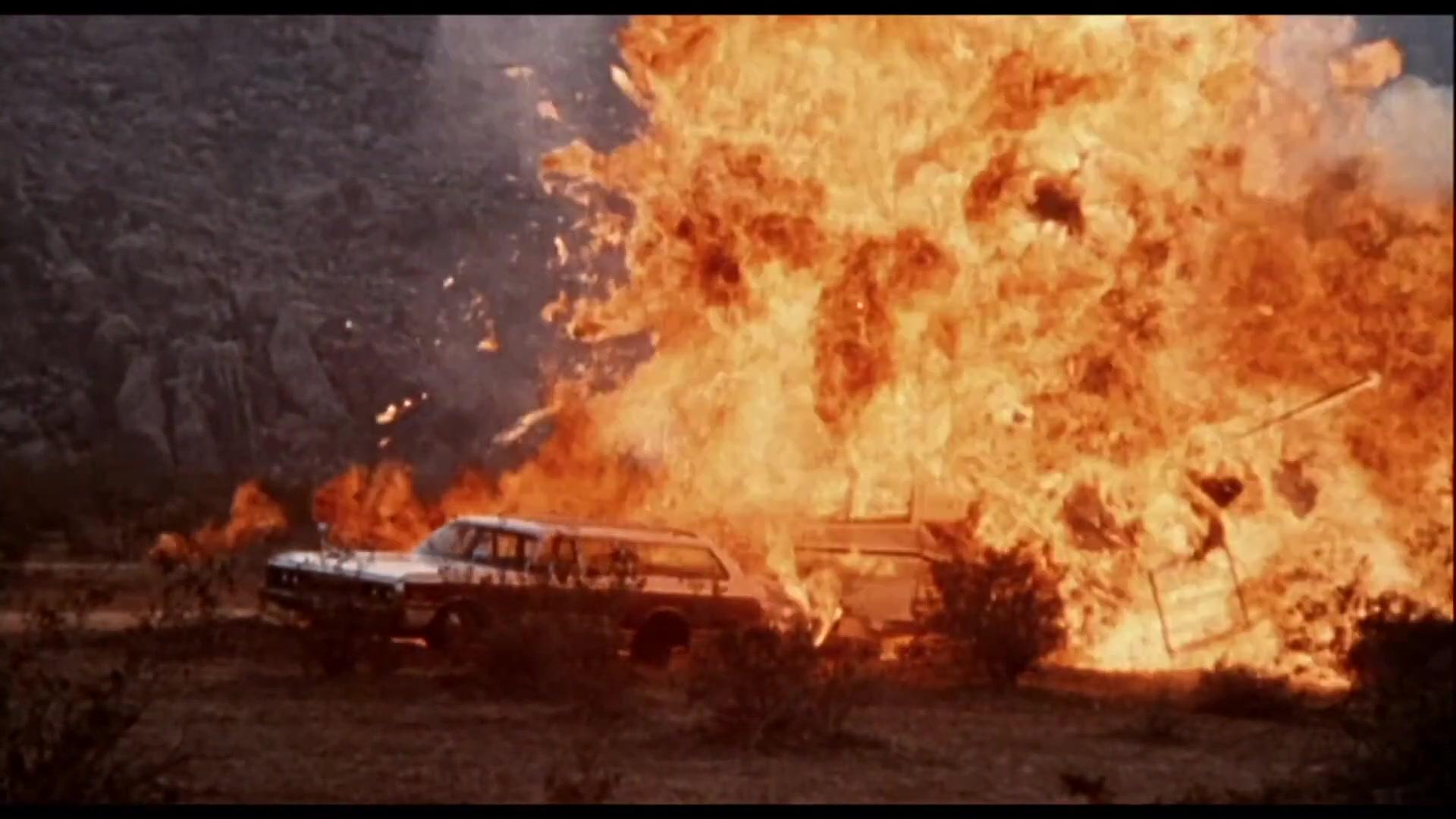 The Hills Have Eyes - Hügel der blutigen Augen - Trailer - Englisch - HD