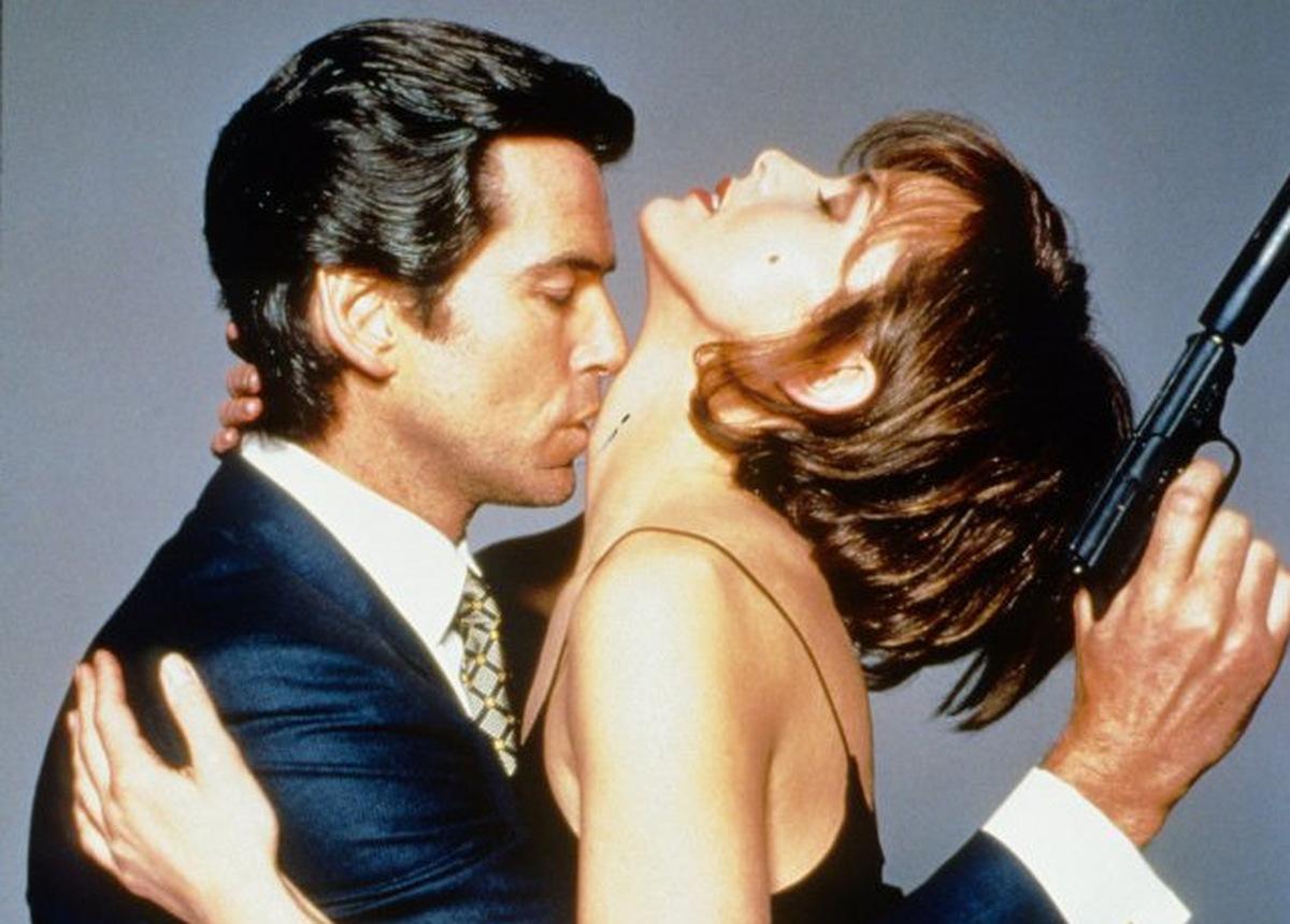 Pierce Brosnan und Izabella Scorupco in 'James Bond 007 - GoldenEye' © MGM Home Entertainment 1995