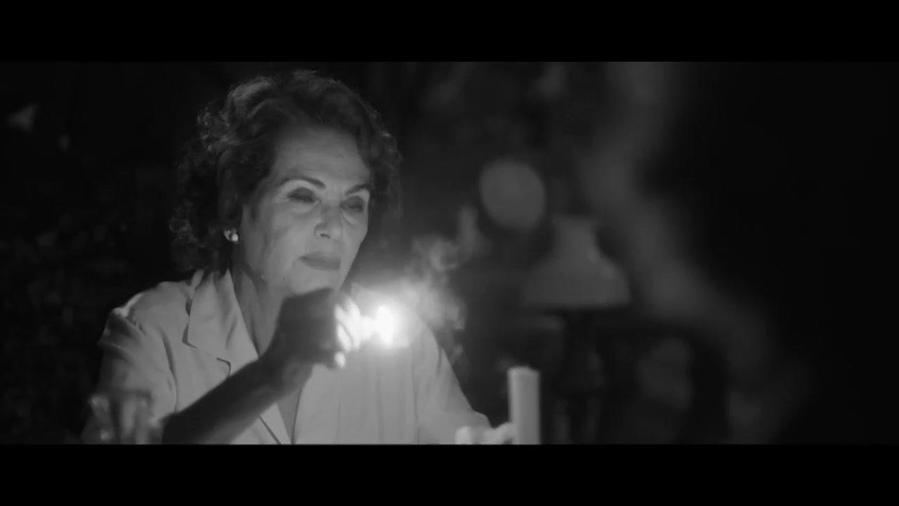 Das Mädchen und der Künstler - Trailer - Englisch - HD