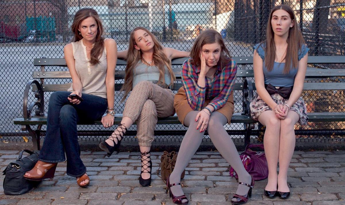 Von links: Allison Williams,  Jemima Kirke, Lena Dunham und Zosia Mamet in 'Girls - Staffel 1' (USA 2012) © HBO