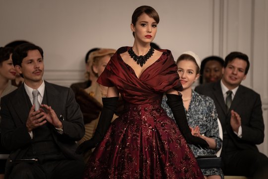 Mrs. Harris und ein Kleid von Dior - Szenenbild 12